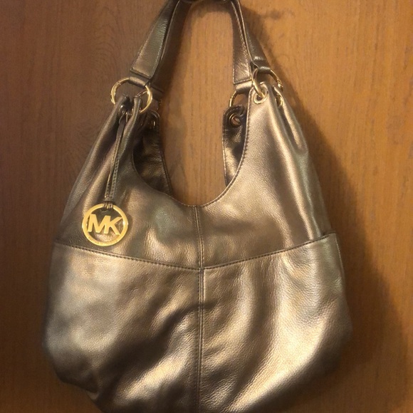Michael Kors large Layton leather hobo style shoulder bag. - Picture 3 of 11